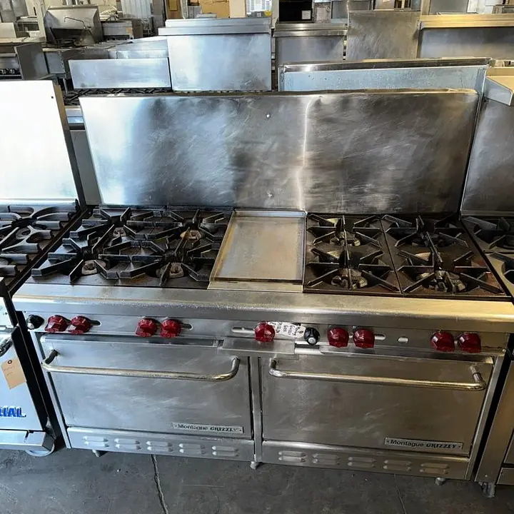 Eight Burner Range Stove Oven With 12" Griddle COMBO MONTAGUE - Master