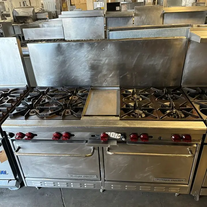 Eight Burner Range Stove Oven With 12" Griddle COMBO MONTAGUE - Master