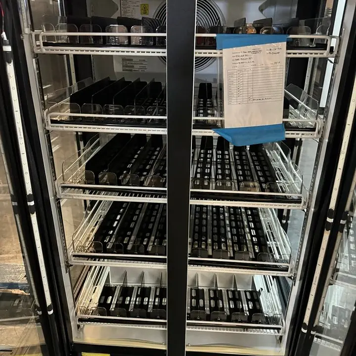 Two Glass Door Refrigerator IMBERA NEW - Master