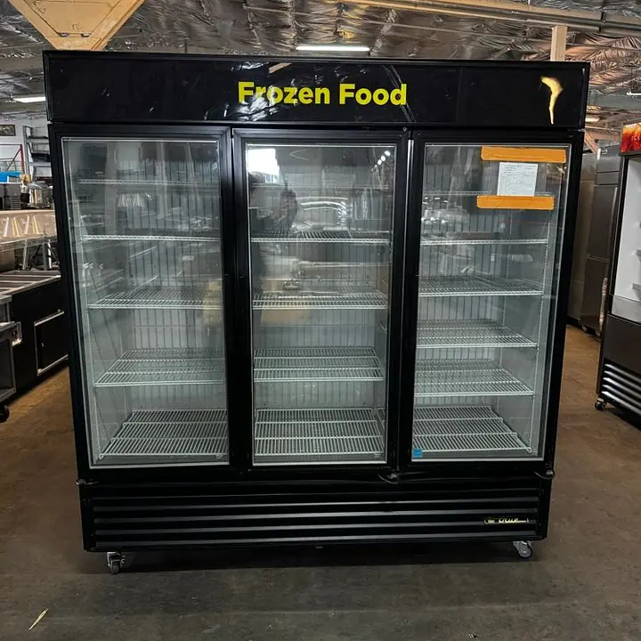 Three Glass Door Freezer TRUE - Master