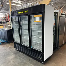 Three Glass Door Freezer TRUE - Master