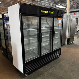 Three Glass Door Freezer TRUE - Master