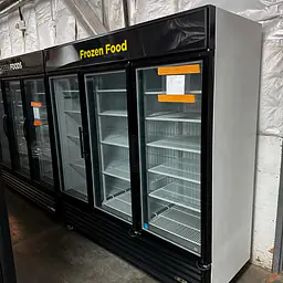 Three Glass Door Freezer TRUE - Master