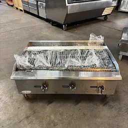 3 Burner Charbroiler 36” SERV-WARE SCBS-36 - Master