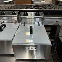 1 Basket Electric Fryer SERV-WARE EF-60L - Master