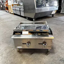 2 Burner Charbroiler 24” SERV-WARE SCBS-24 - Master