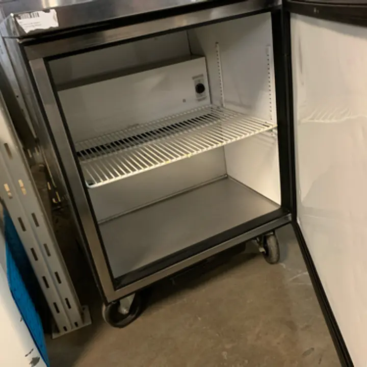 Undercounter Refrigerator TRUE - Master