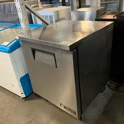 Undercounter Refrigerator TRUE - Master