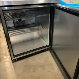 Undercounter Refrigerator TRUE - Master