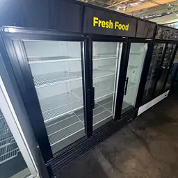 Three Glass Door Refrigerator TRUE GDM-72 - Master