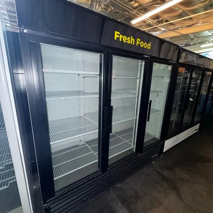 Three Glass Door Refrigerator TRUE GDM-72 - Master