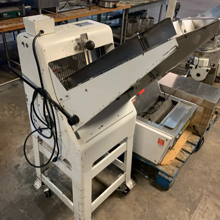 Oliver 797-32 Bread Slicer - Master