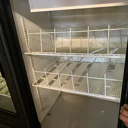 Double Sliding Door Cooler TRUE  - Master