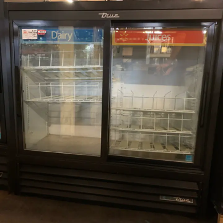 Double Sliding Door Cooler TRUE  - Master