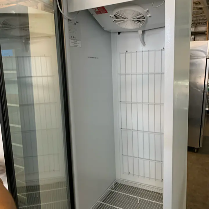 Upright Glass Door Ice Merchandiser MASTER-BILT - Master