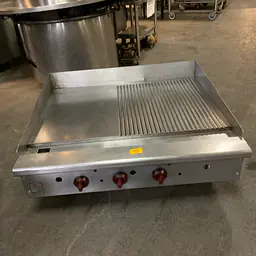 Half Grooved Flat Griddle WOLF - Master