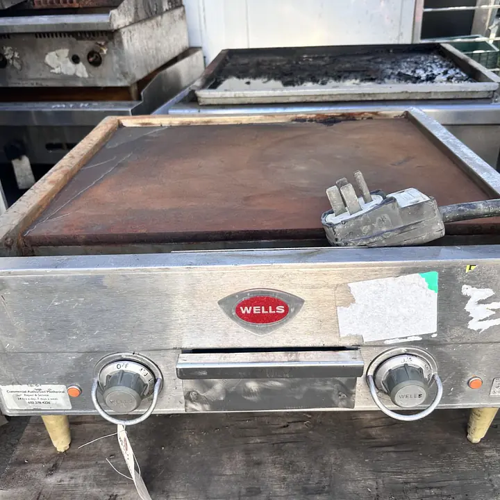 Wells G-13 Electric Griddle 24" - Master