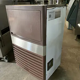 True Undercounter Refrigerator  - Master