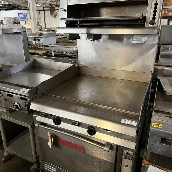 Vulcan 36" Range w/ Salamander, 6 Burners & Oven - Master