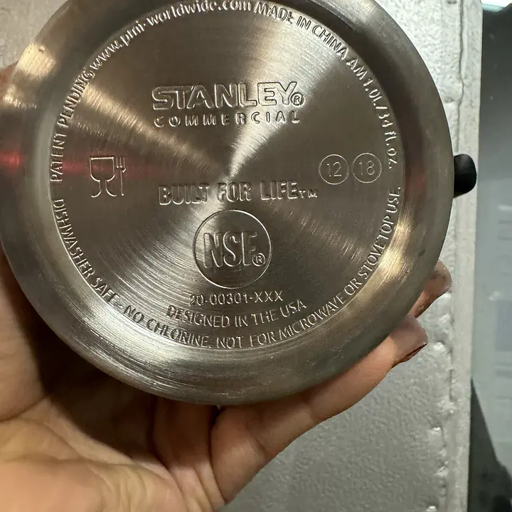 Stanley Commercial 10-00744-004 ErgoServ Creamer with ID Socks, 1 Liter, Brushed - Master