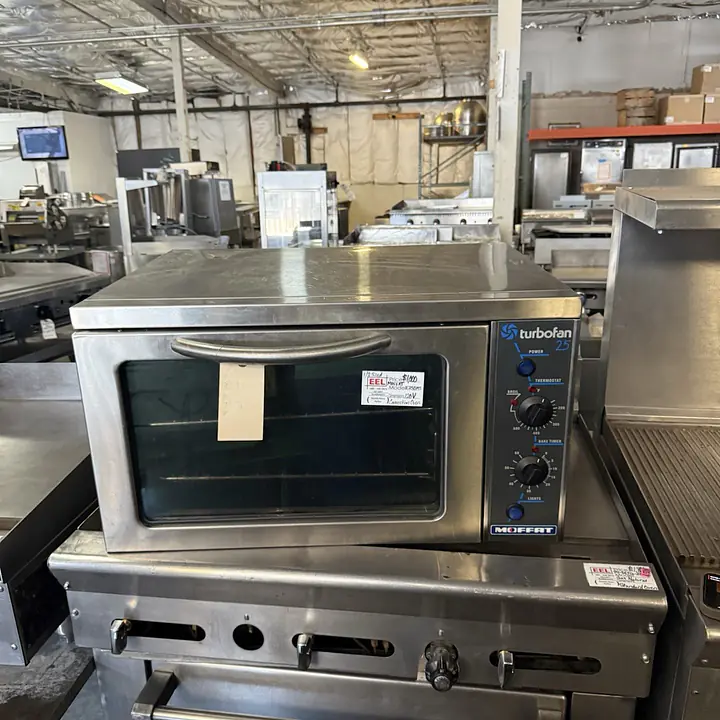 Moffat Limited Convection Oven E25BMS 1/2 Sized - Master