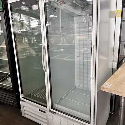 Master-Bilt ice merchandiser Glass Door primary image