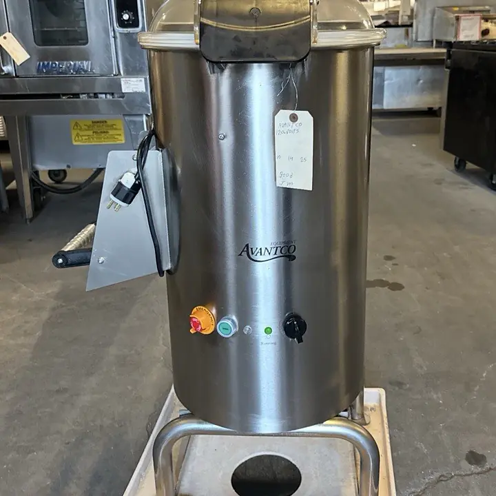 Avantco PPF40 40 lb. Floor Potato Peeler - Master