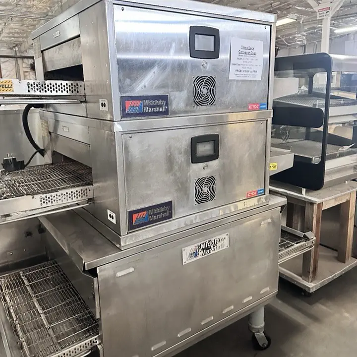 Three Deck Conveyor Oven  MIDDLEBY MARSHALL 208volts 1-3 Phase - Master