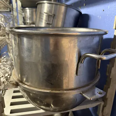 Hobart VMLH30 Genuine Stainless Steel Commercial 30 QT Mixer Mixing Bowl primary image