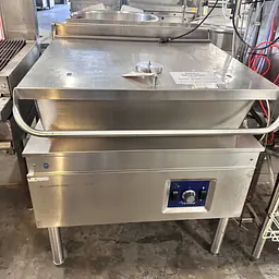 Cleveland 30 Gallons 230-240V 3 Phase Electric Tilting Skillet - Master