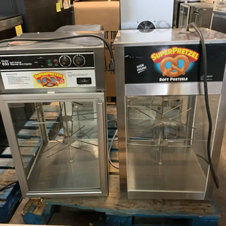 Counter Top Glass Pretzel Warmer Cabinet - Master