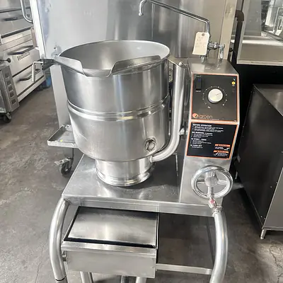 Groen Steam Kettle 10 Gallons 208 V 3 Phase primary image