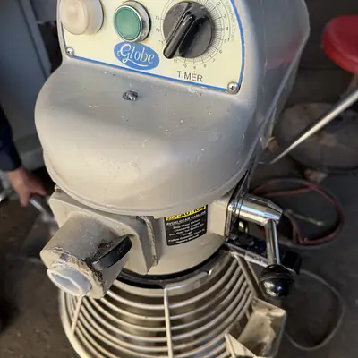 Globe SP20 Mixer 20qt primary image