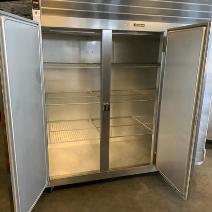 Stainless Steel Three Door Refrigerator TRAULSEN - Master