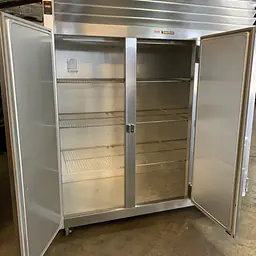 Stainless Steel Three Door Refrigerator TRAULSEN - Master