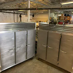 Stainless Steel Three Door Refrigerator TRAULSEN - Master