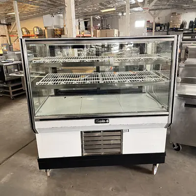 Leader HBK57 Bakery Display primary image