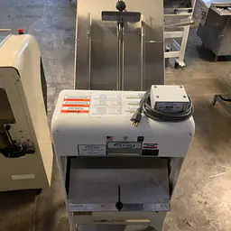 Oliver 797-32NC Bread Slicer  - Master